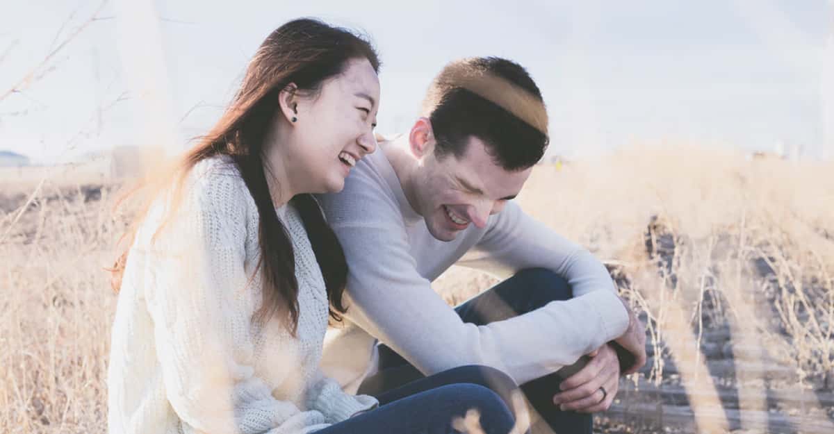 People With Unromantic "How We First Met" Stories Share How They Met Their Partner