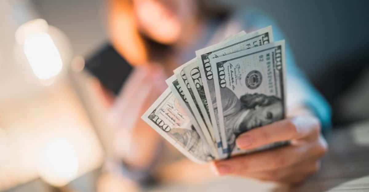 5 Smart Ways To Invest $1,000