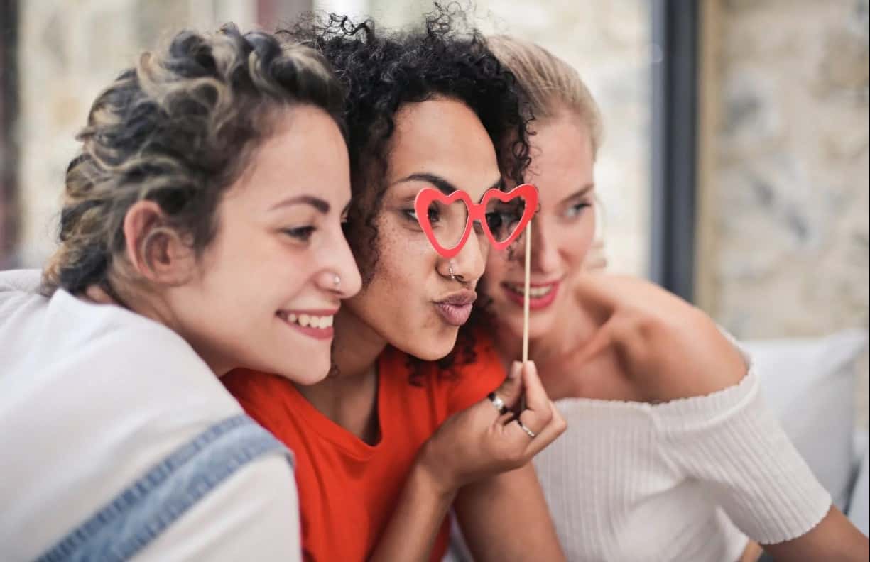 People Share What Former Friends Did That Ended The Friendship