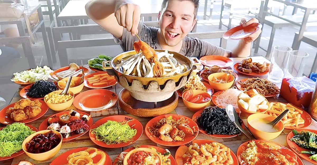 All-You-Can-Eat Buffet Workers Share Their Horror Stories On The Job