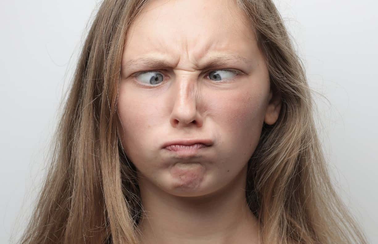 Men Share Telltale Signs That A Woman Is Creepy