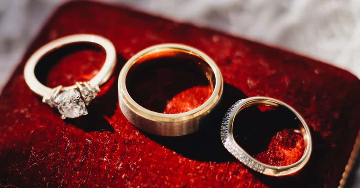 5 Places To Buy Engagement Rings Online