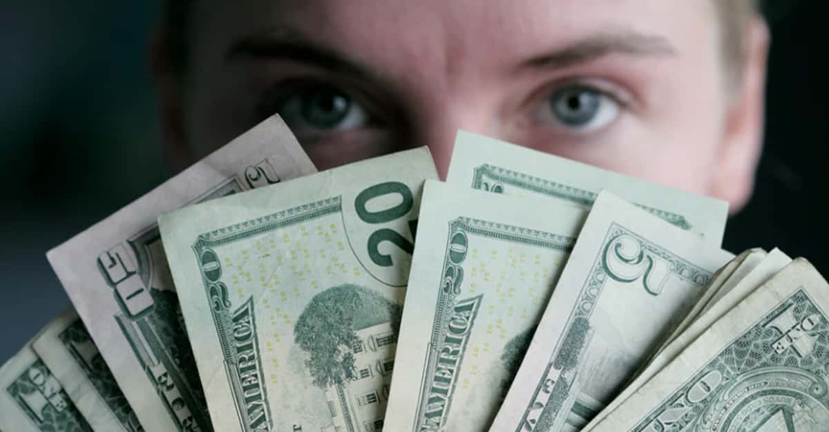 Banks Are Offering Cash Bonuses To New Customers