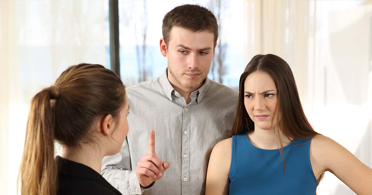 People Share The Worst Things A Guest Has Done In Their Home