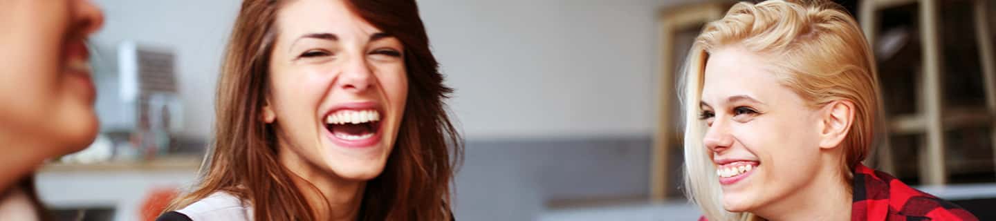People Share The Awkward Times They Shouldn't Have Laughed—But They Did Anyway