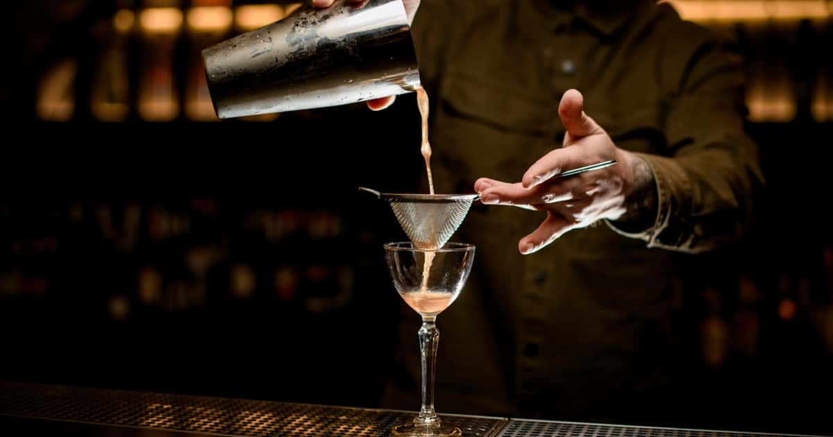 Bartenders Spill The Juiciest Things They’ve Overheard