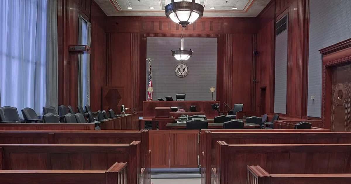 People Share The Worst Ways They've Seen People Screw Others Over In Court