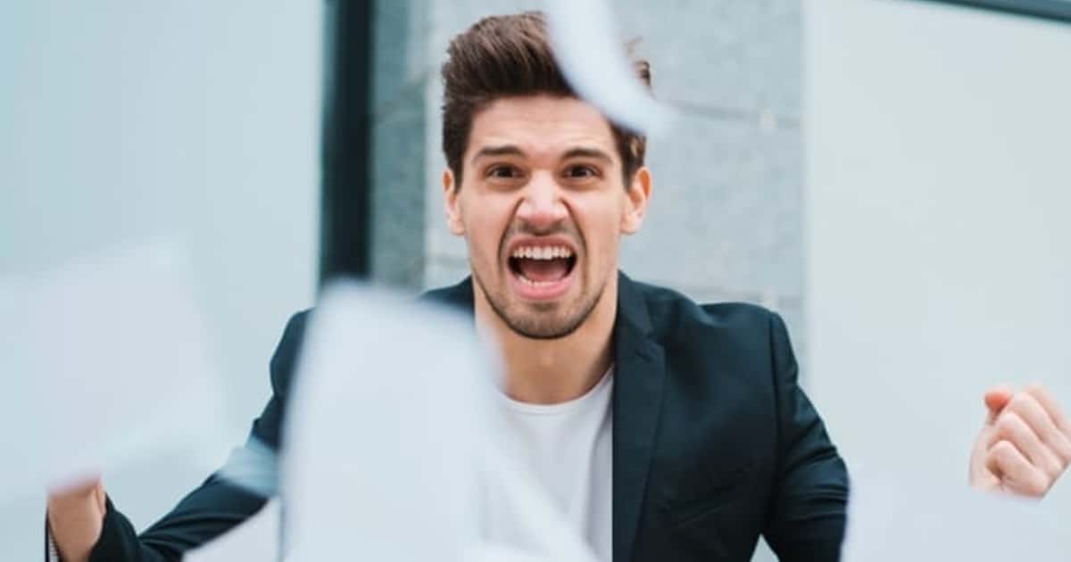Employees From Around The World Share Ridiculous Customer Complaints