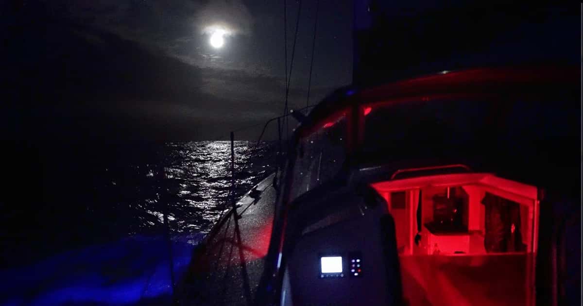 Sailors Share The Unexplainable Things They’ve Witnessed On The Water