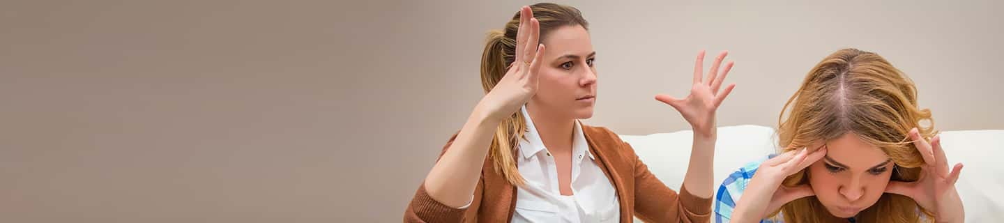 Annoyed Family Members Describe the Biggest Losers Their Relatives Have Ever Dated