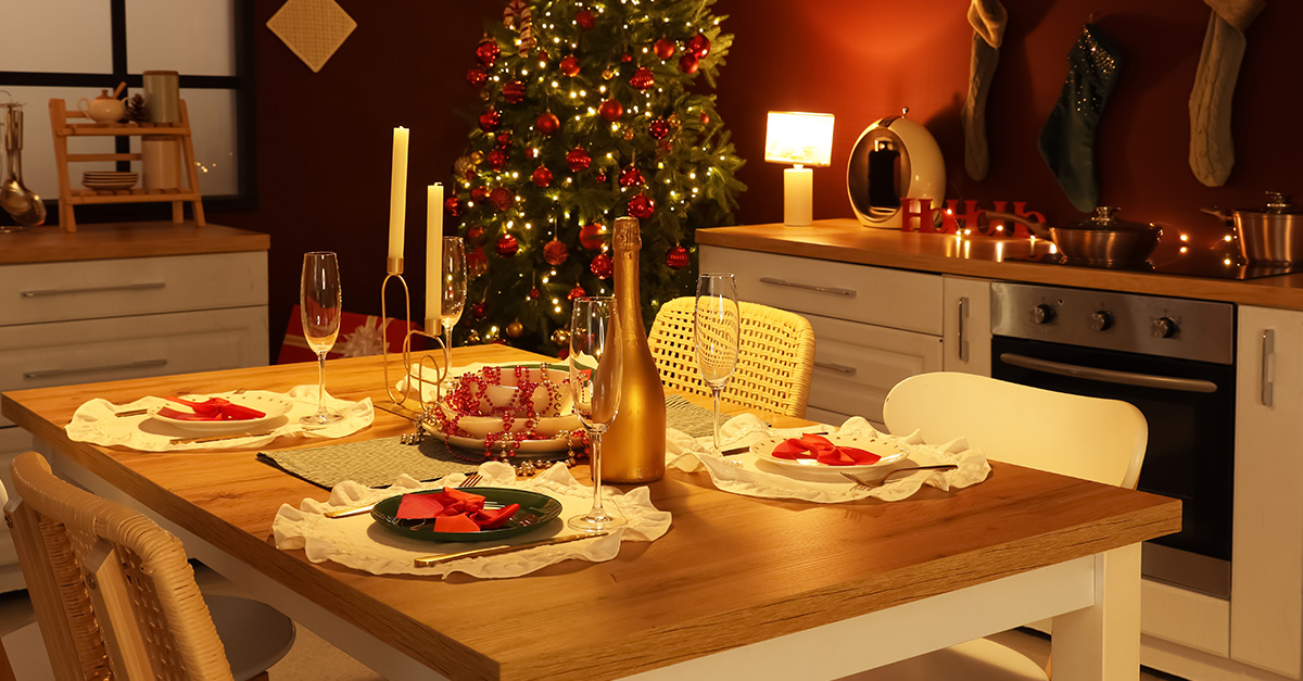 These Old Dining Sets Are So Valuable, You'll Never Put Your Elbows On The Table Again