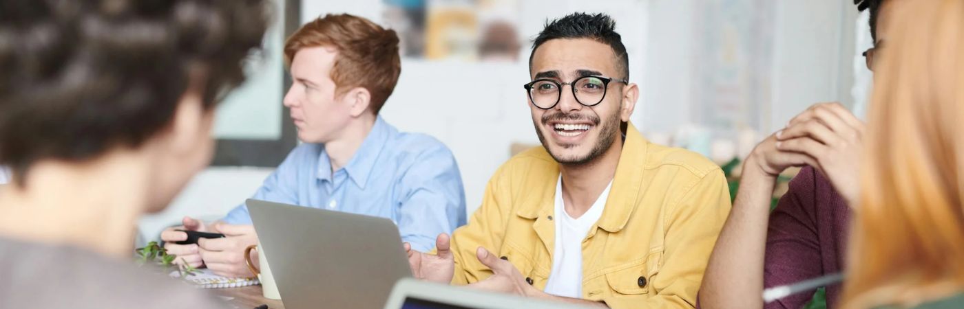 Common Workplace Mistakes That Could Quietly Ruin Your Career Without Warning