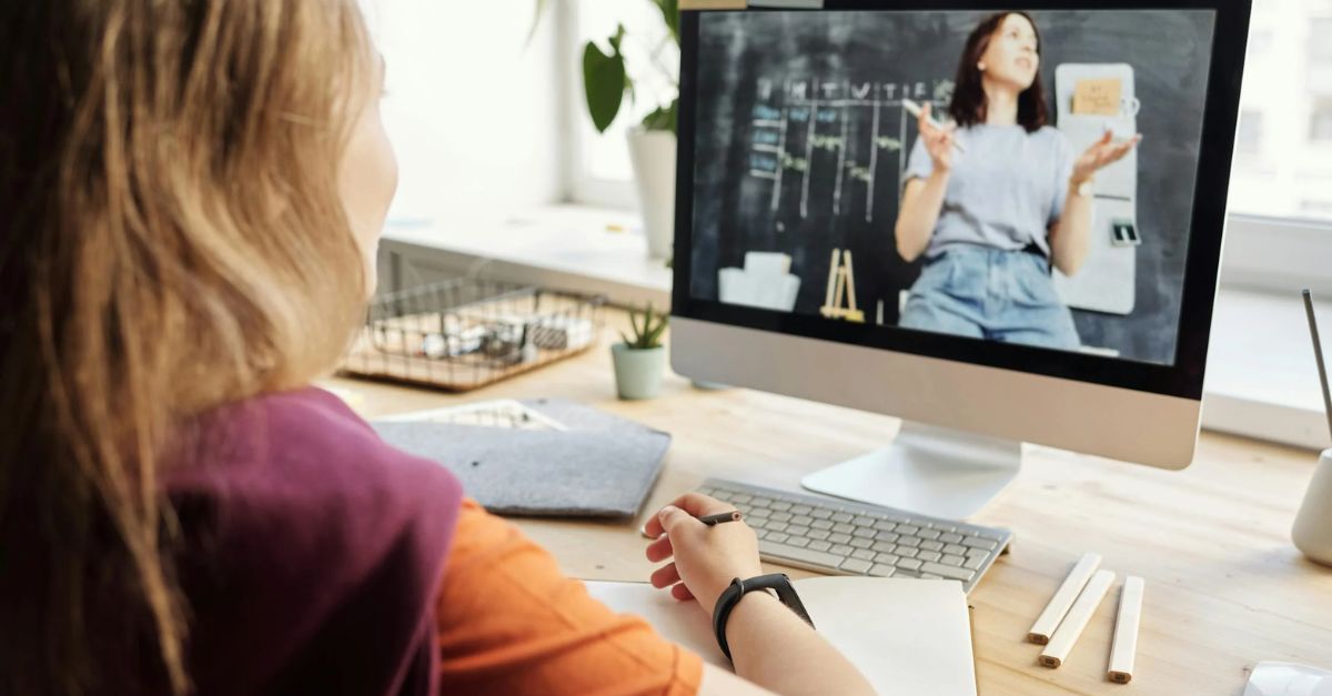 Launching a business doesn't have to be expensive. These businesses can be launched for less than $1,000.