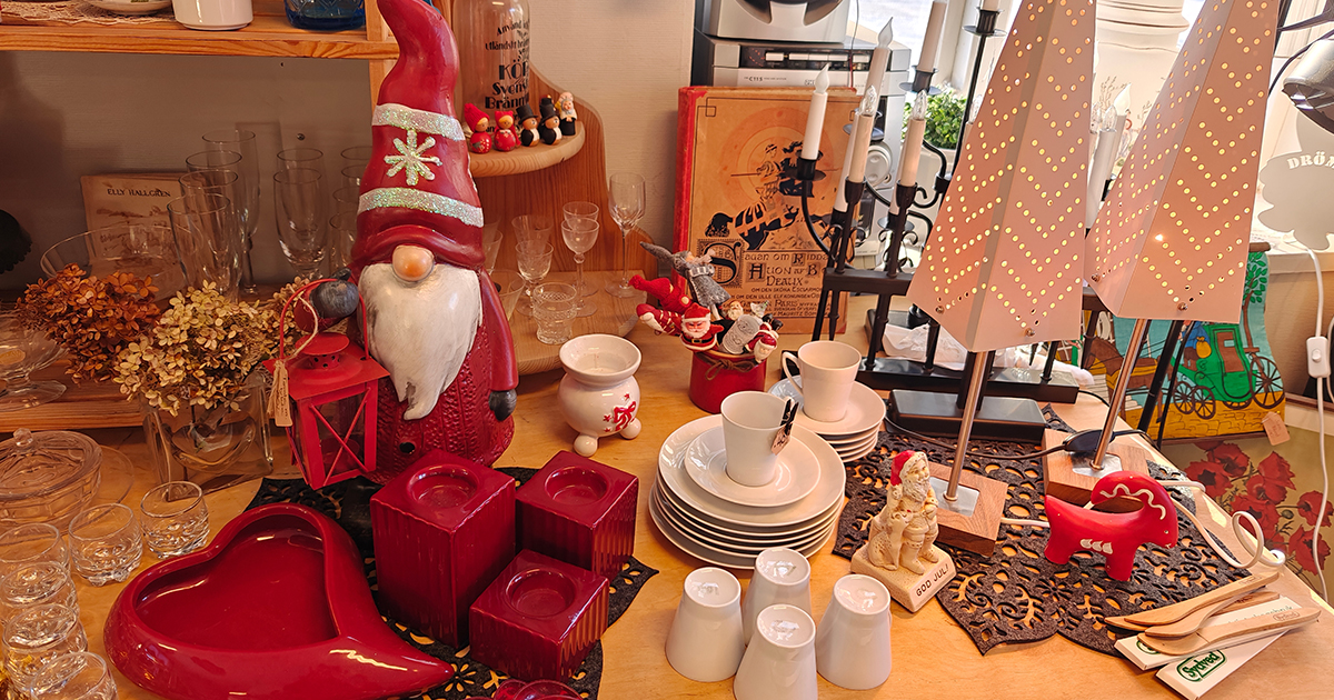 Vintage Holiday Decorations That Are Now Worth A Fortune
