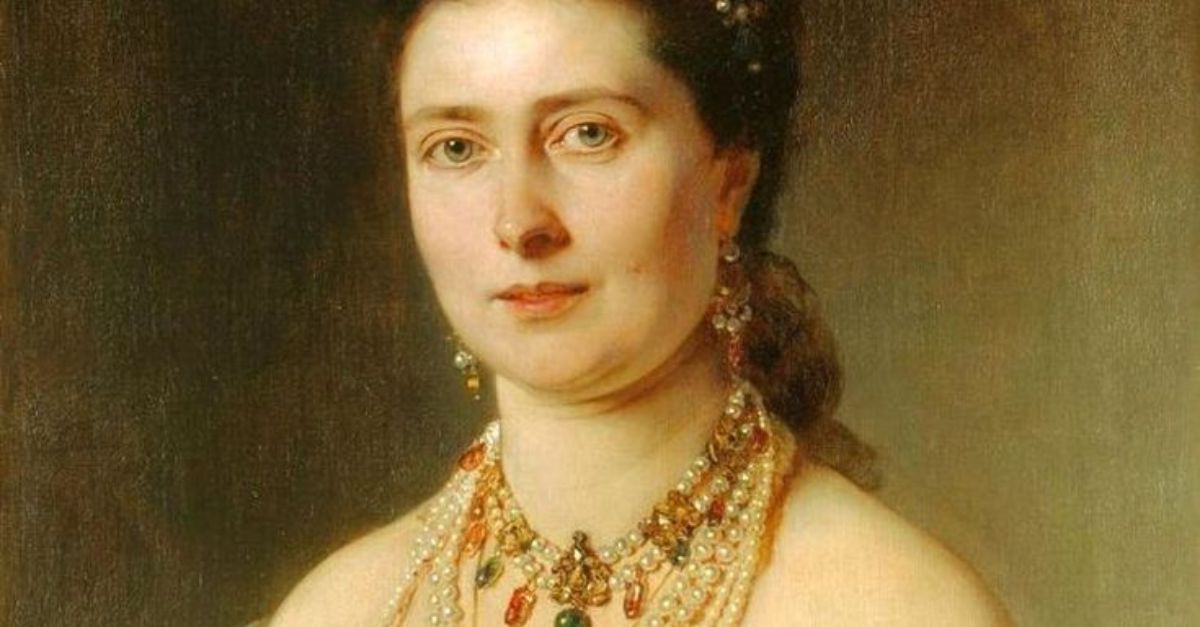 Antique Jewelry That Lots Of People Own Without Realizing Its Value