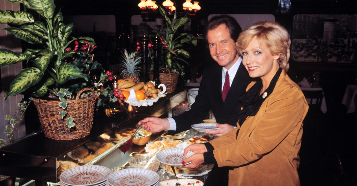 Dagmar Berghoff, Max Schautzer, 1. Treffen;Vorbereitung, ARD-"Wunschkonzert", Buffet,;Restaurant