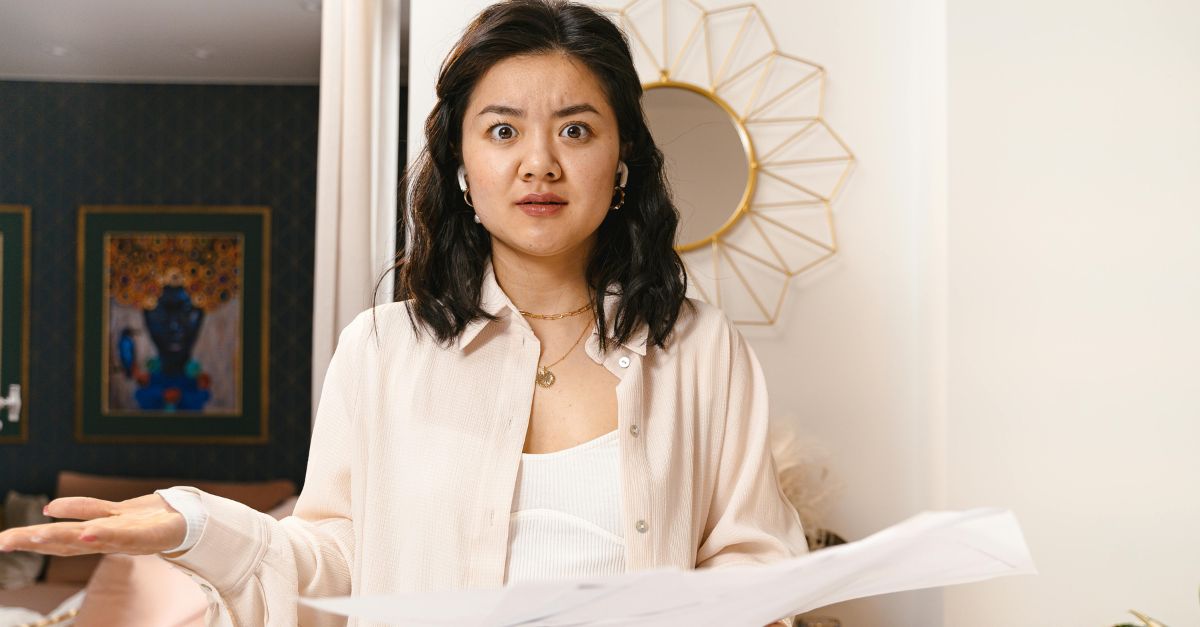 Claims contract breach.