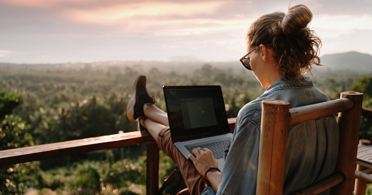 15 Hacks To Travel The World For Free